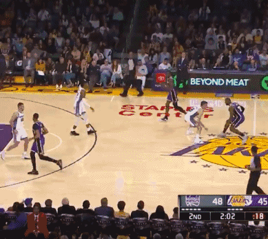 卡恩：如果卡尔延续良好状态，他在德国队站稳脚跟并不难（卡恩称卡尔若保持良好状态，坐稳德国队位置不成问题）