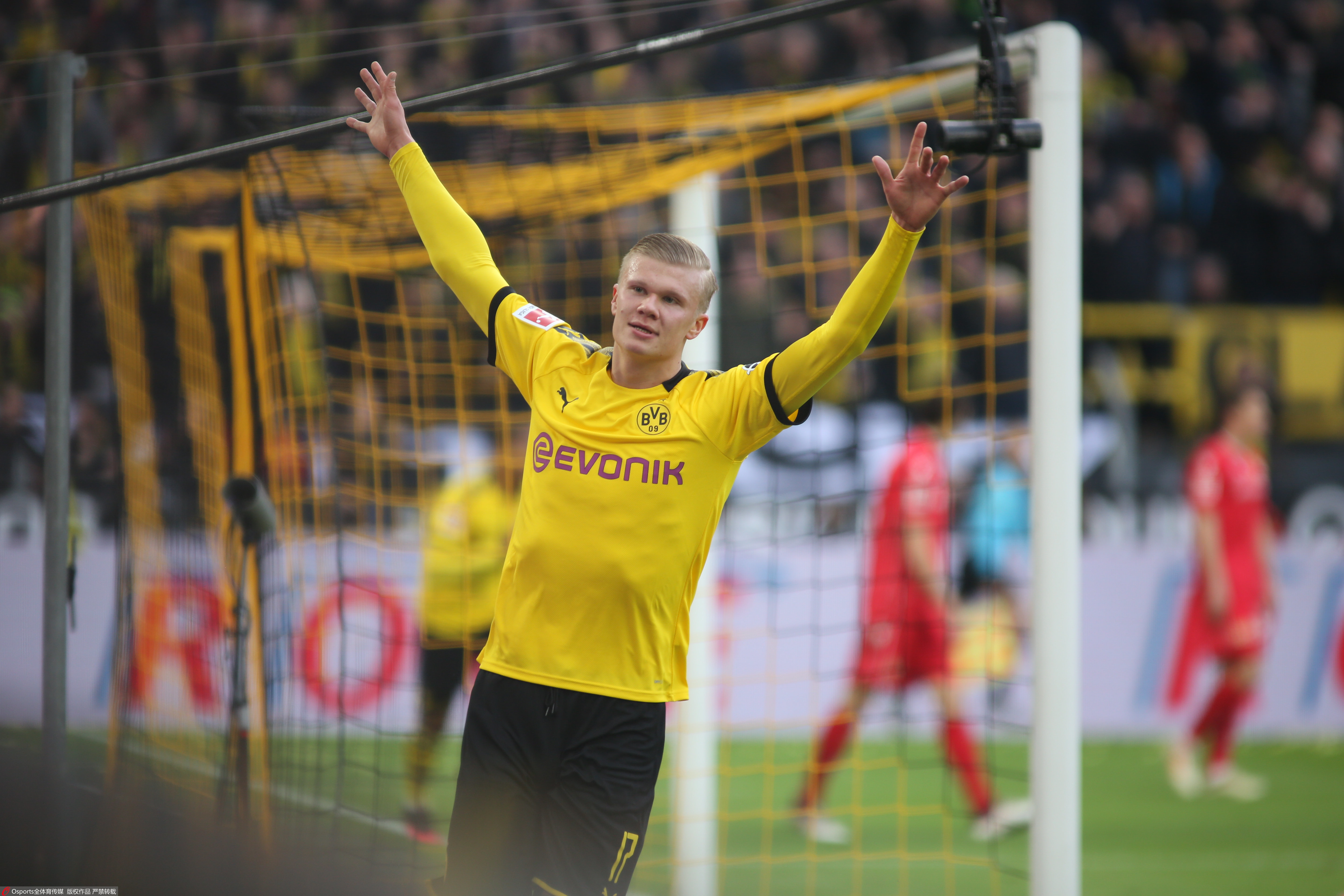 全市场：米兰正在寻找中锋，有意菲尔克鲁格和瑟洛特（全市场：米兰寻中锋补强，菲尔克鲁格与瑟洛特成候选）