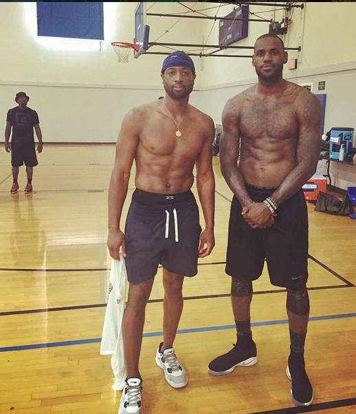 【壁纸】——佩德里 的舌头（佩德里吐舌瞬间壁纸）