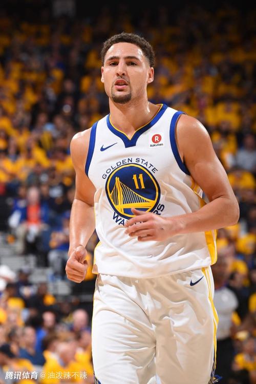 英超半场：卡什禁区后点抽射破门，维拉暂1-0阿森纳（英超半场：卡什后点抽射得手，维拉暂以1-0领先阿森纳）