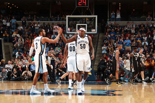 苗原：深圳青年人在谈云南玉昆外援恩里克、内内，球队想冲超（苗原：深圳青年人洽谈云南玉昆外援恩里克、内内，目标冲超）