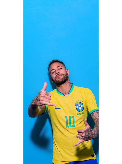 恩德里克的父亲指向皇家马德里：巴西新星的困境与出路（父亲将矛头指向皇马：巴西新星恩德里克的瓶颈与破局）