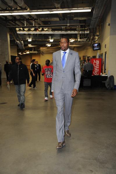 亚冠成都蓉城迎战神户胜利船：周定洋坐镇中场 韦世豪和德尔加多领衔锋线（亚冠成都蓉城对阵神户胜利船：周定洋镇守中场，韦世豪与德尔加多领衔锋线）